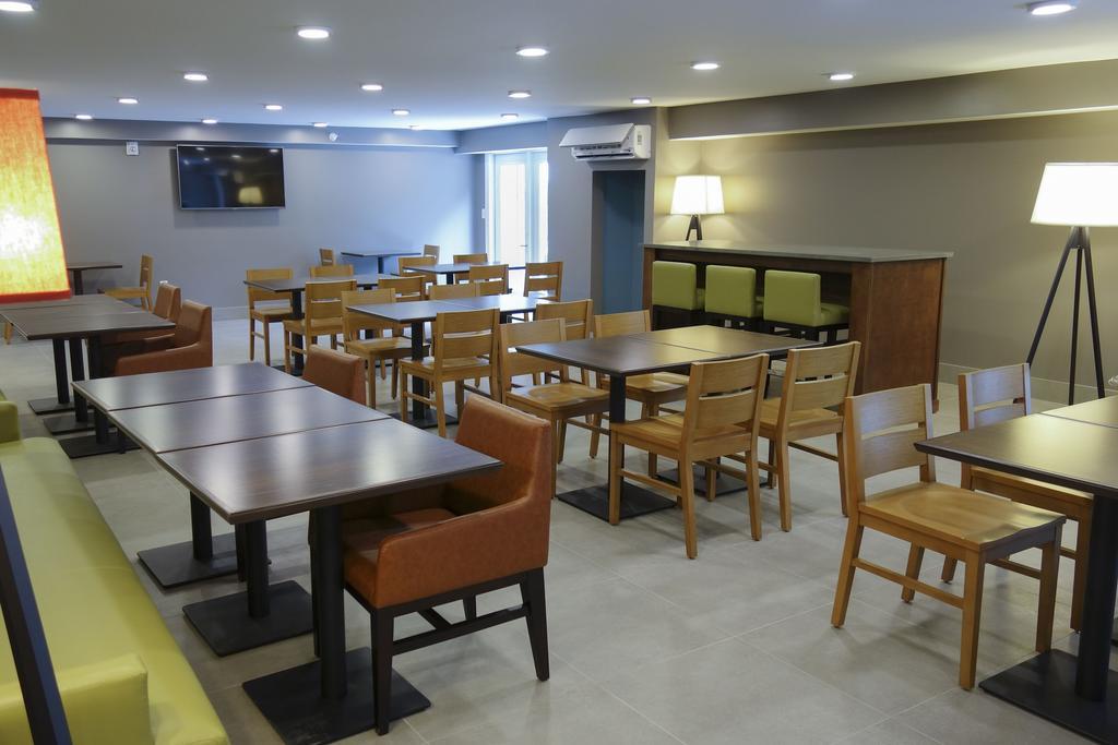 Country Inn & Suites Downtown Convention Center By Radisson, Gatlinburg, Tn Dış mekan fotoğraf